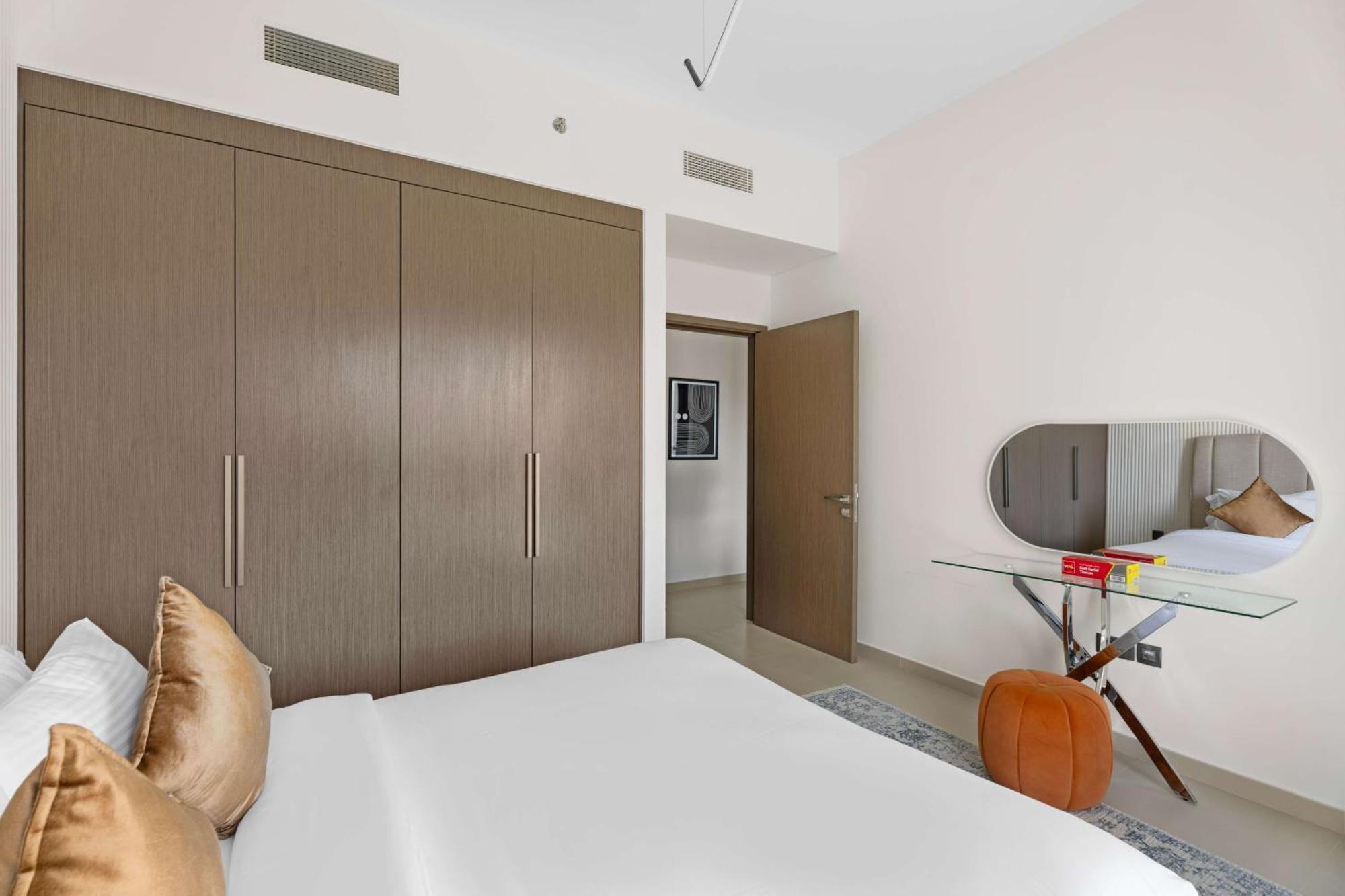 Apartment Aliving Elegant 1br - Near Burj Khalifa & Mall Act One Act Two, Downtown