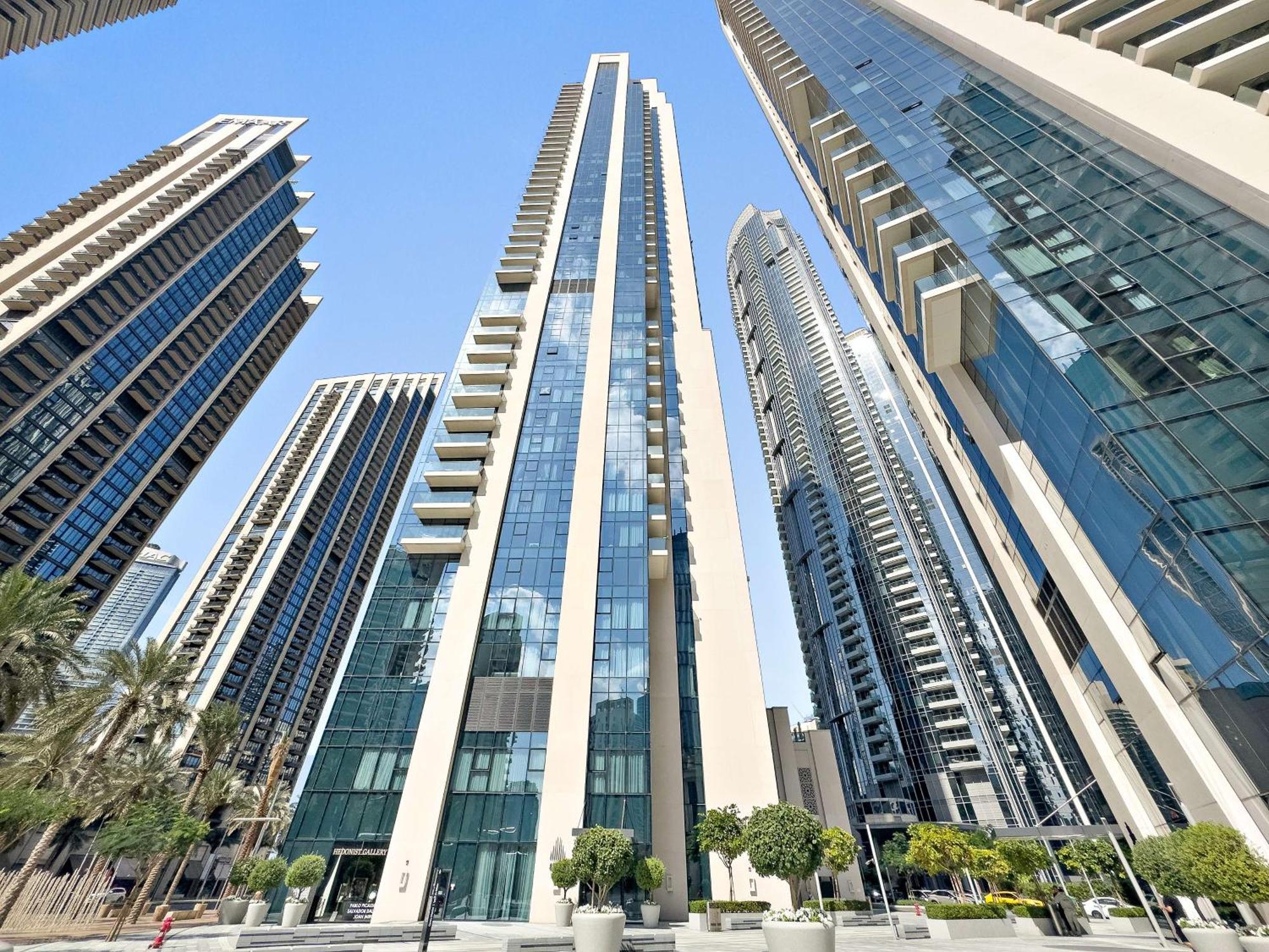 Apartment Aliving Elegant 1br - Near Burj Khalifa & Mall Act One Act Two, Downtown *